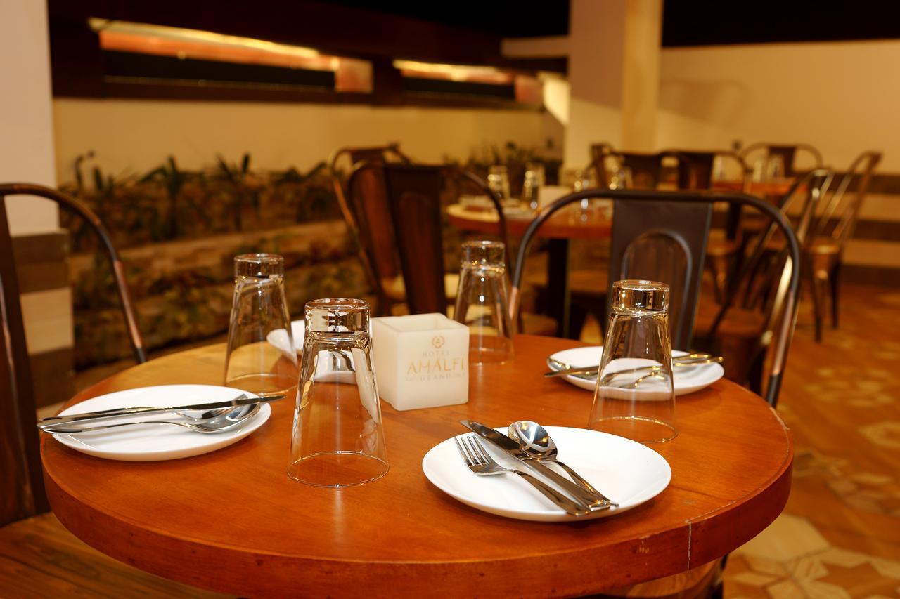 Amalfi Grand Hotell Patna  Rum bild